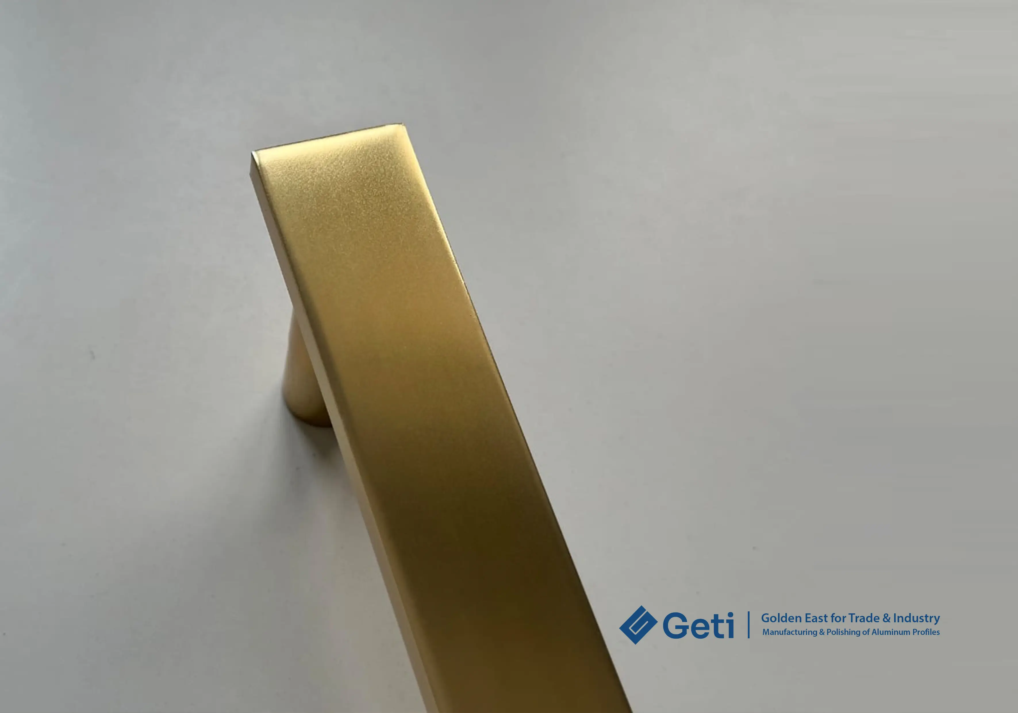 Elegant Design & Comfortable Grip